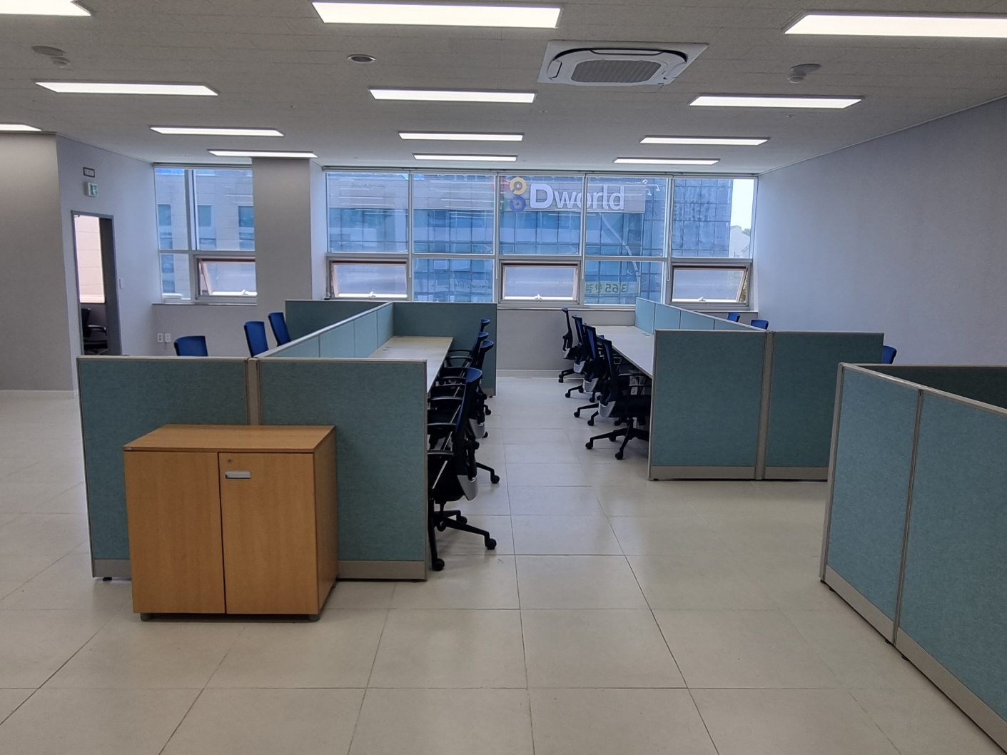 사무실 공간 사진